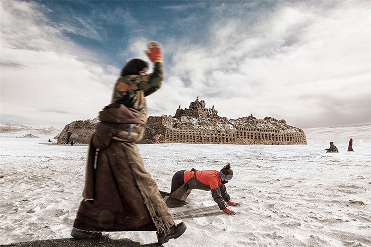 The Yungdrung Blessing: A Sacred Tradition in Tibetan Art